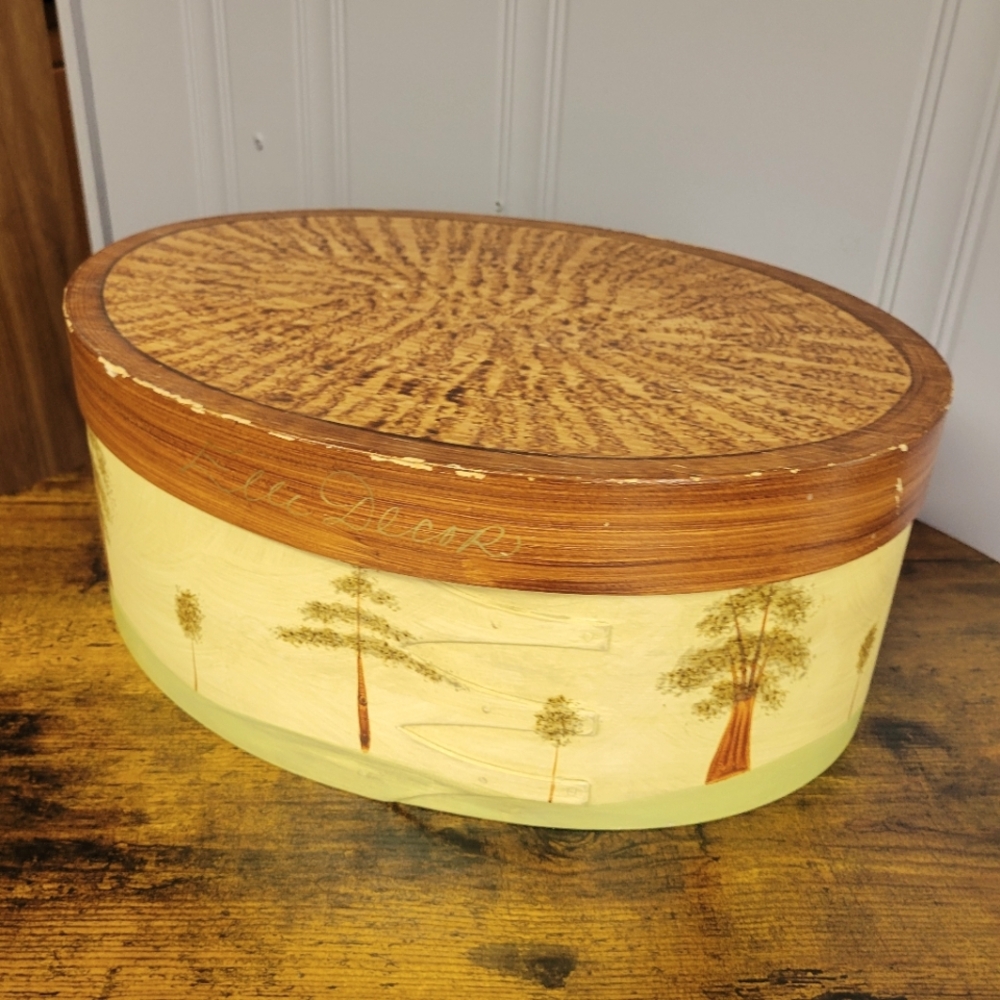 Vintage 1991 Oval Wooden,handpainted &signed shaker Box Tree Design